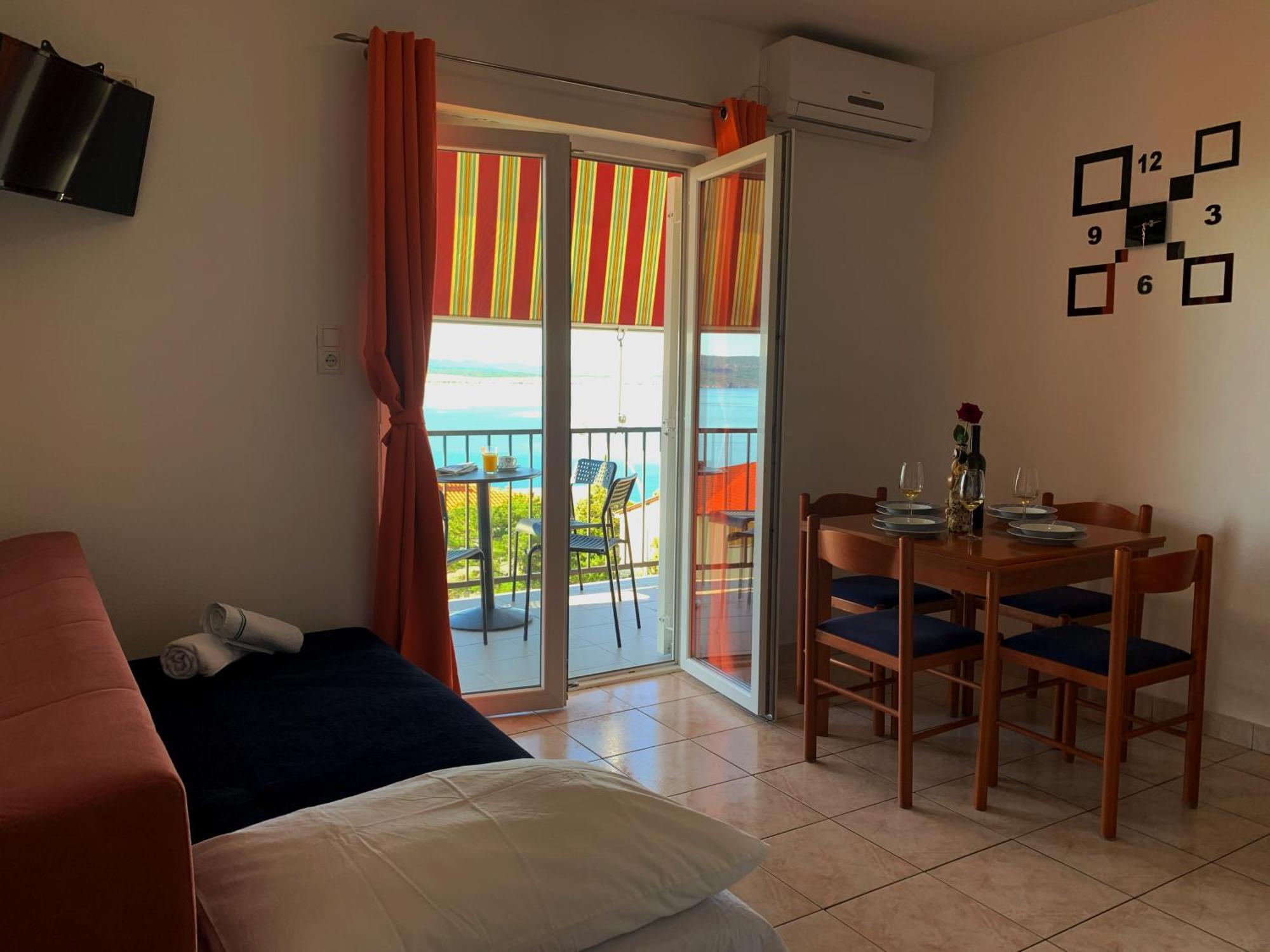 Apartments Julija Crikvenica Oda fotoğraf